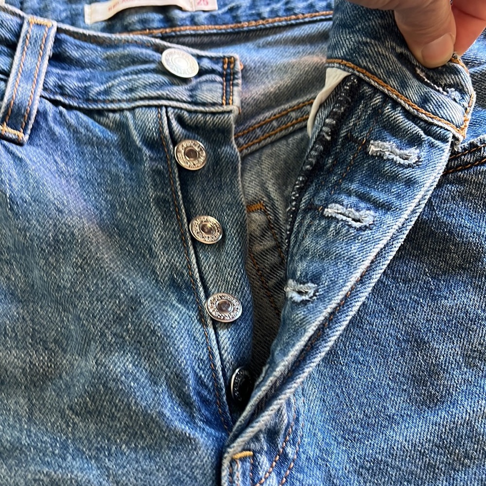 Levi’s Ribcage Straight Jeans - Picture 10 of 11
